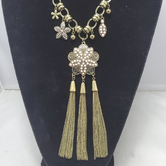 Vetta multi layer antique gold chain with floral charms and tassels - Picture 2 of 8